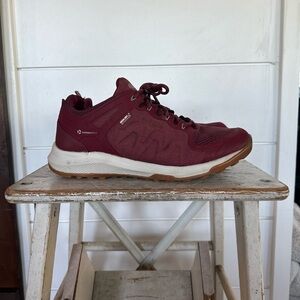 Keen Explore  Shoes Women's Size 9.5 Red Waterproof Hiking Connect Fit Sneaker